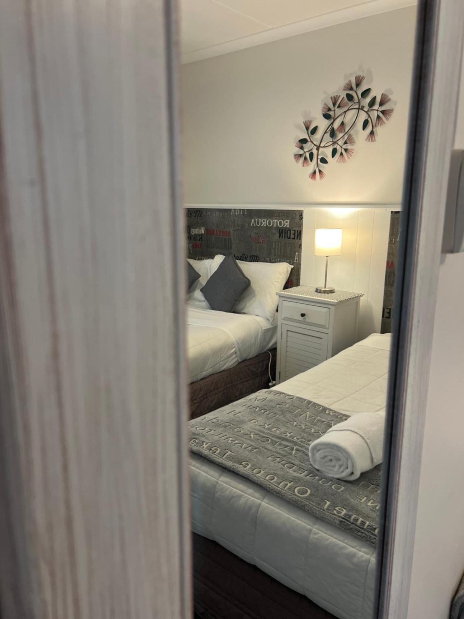 High Street Living Motel Піктон Екстер'єр фото