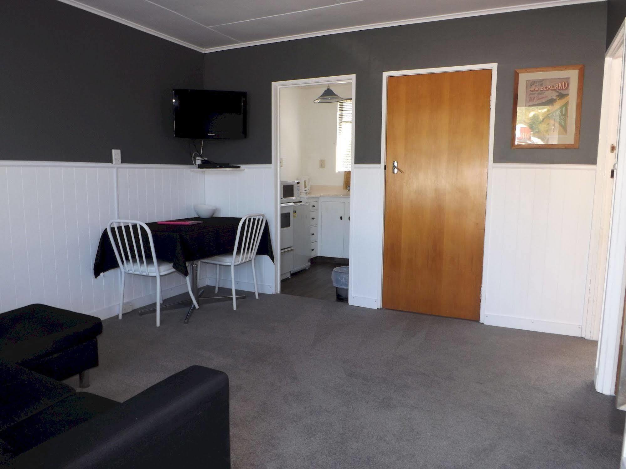 High Street Living Motel Піктон Екстер'єр фото